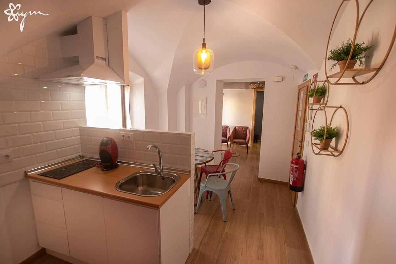 Apartamentos Turisticos Abrilymarzo Caces المظهر الخارجي الصورة